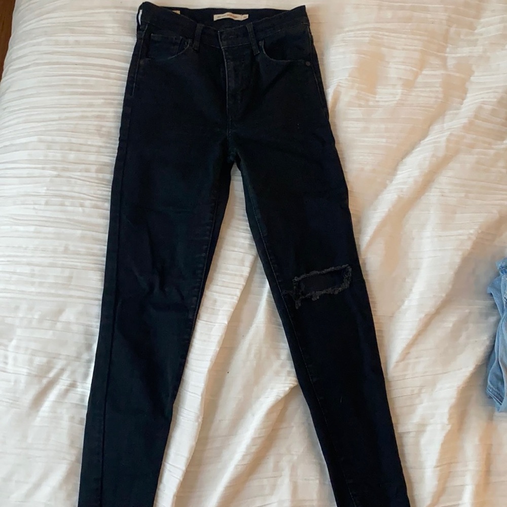 Levi black jean